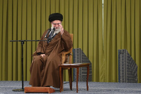 دیدار هزاران نفر از مداحان و ستایشگران اهل بیت(ع) با مقام معظم رهبری