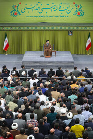 دیدار هزاران نفر از مداحان و ستایشگران اهل بیت(ع) با مقام معظم رهبری