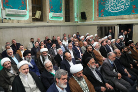 دیدار هزاران نفر از مداحان و ستایشگران اهل بیت(ع) با مقام معظم رهبری