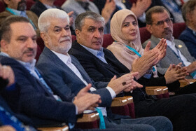 مهدیه بختیاری رمضانی، رئیس کنگره، محمد اسلامی، رئیس سازمان انرژی اتمی و حسین علی شهریاری، رئيس کمسیون بهداشت در دومین کنگره پلاسما پزشکی ایران