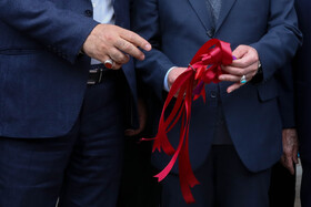 اسکندر مؤمنی امروز (پنجشنبه بیستم آذر) در سفر به استان یزد و در شهر یزد، مدرسه شهید عبدالله منگلی را افتتاح کرد. این مدرسه در زمینی به مساحت ۴۴۰۰ مترمربع با زیربنای ۳۷۰۰ متر در دو طبقه با سرمایه گذاری ۶۷ میلیارد تومان از محل اعتبارات دولتی ایجاد شده است.