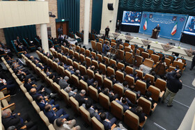 شورای اداری استان یزد به ریاست اسکندر مومنی وزیر کشور، امروز پنجشنبه ۲۰ آذر، در سالن شهید منتظرقائم استانداری برگزار شد.