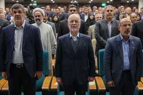 از سمت چپ بابایی استاندار، مومنی وزیر کشور و میرمحمدی نماینده مردم در مجلس شورای اسلامی در شورای اداری استان