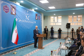 اسکندر مؤمنی امروز (پنجشنبه بیستم آذر) در سفر به استان یزد و در شهر یزد، مدرسه شهید عبدالله منگلی را افتتاح کرد. این مدرسه در زمینی به مساحت ۴۴۰۰ مترمربع با زیربنای ۳۷۰۰ متر در دو طبقه با سرمایه گذاری ۶۷ میلیارد تومان از محل اعتبارات دولتی ایجاد شده است.