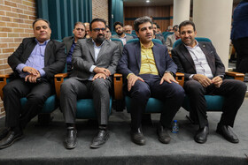 شورای اداری استان یزد به ریاست اسکندر مومنی وزیر کشور، امروز پنجشنبه ۲۰ آذر، در سالن شهید منتظرقائم استانداری برگزار شد.