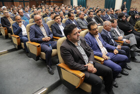 شورای اداری استان یزد به ریاست اسکندر مومنی وزیر کشور، امروز پنجشنبه ۲۰ آذر، در سالن شهید منتظرقائم استانداری برگزار شد.