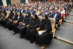 شورای اداری استان یزد به ریاست اسکندر مومنی وزیر کشور، امروز پنجشنبه ۲۰ آذر، در سالن شهید منتظرقائم استانداری برگزار شد.