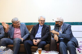 جمعی از مدیران ایسنا با خانواده شهید عمرانی در استان کرمان دیدار کردند 