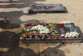 مزار شهید اسماعیل عمرانی (خبرنگار ایسنا)در گلزار شهدای عنبرآباد جیرفت 