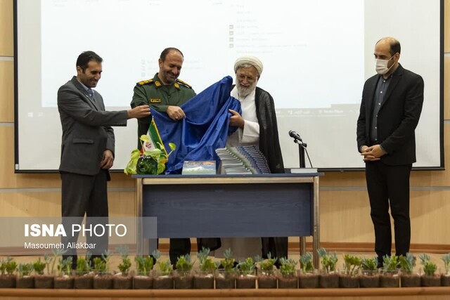 رونمایی از کتاب «آثار منتخب پویش ملی آیین ققنوس»