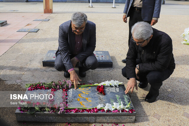 دیدار جمعی از مدیران ایسنا با خانواده شهید عمرانی در استان کرمان