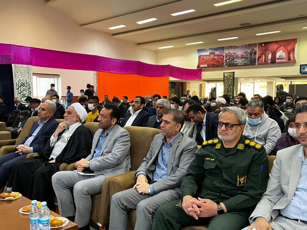 کارکنان فرودگاه کرمان برای آزادی ۶ مادر زندانی گلریزان کردند