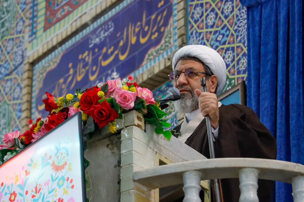 نماینده ولی فقیه در استان کرمان: دشمن به دنبال کاهش تاب‌آوری کشور است