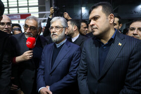 حسین سیمایی صراف، وزیر علوم، تحقیقات و فنآوری و حسین افشین، معاون علمی رییس جمهور در بازدید از سیزدهمین نمایشگاه ایران ساخت
