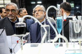 حسین سیمایی صراف، وزیر علوم، تحقیقات و فنآوری در بازدید از سیزدهمین نمایشگاه ایران ساخت