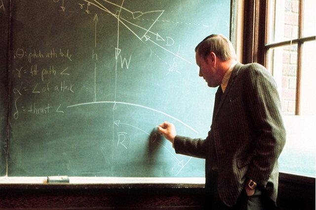 از کارگاه تا دانشگاه؛ داستان بنّایی که استاد ریاضیات شد