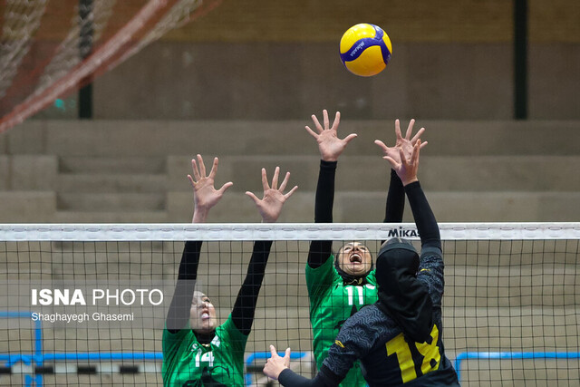 عکس آرشیوی است در هفته چهارم والیبال زنان چه گذشت؟/ پیروزی شاگردان «لی»