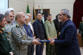 تکریم علی واحد مدیرکل سابق بنیاد حفظ آثار و نشر ارزش‌های دفاع مقدس و مقاومت استان اردبیل