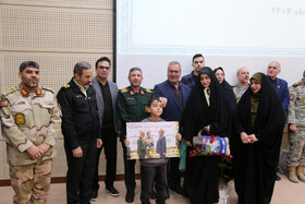 تکریم علی واحد مدیرکل سابق بنیاد حفظ آثار و نشر ارزش‌های دفاع مقدس و مقاومت استان اردبیل