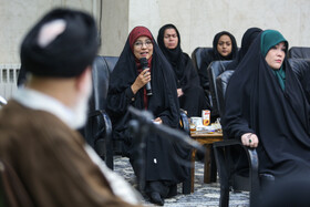 دیدار جمعی از بانوان خبرنگار با آیت‌الله علم‌الهدی - مشهد