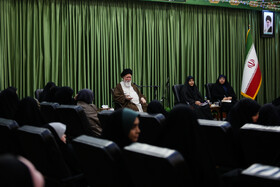 دیدار جمعی از بانوان خبرنگار با آیت‌الله علم‌الهدی - مشهد