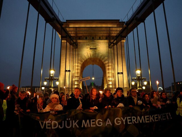 معترضان مجارستانی برکناری نخست‌وزیر را خواستار شدند