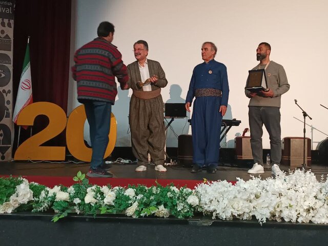 پایان بیستمین جشنواره تئاتر کُردی سقز با تأکید بر همدلی، گفت‌وگوی فرهنگی و تقویت هنر نمایش
