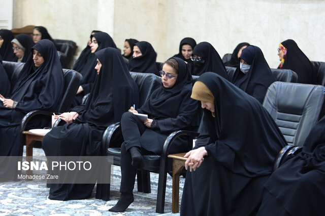 علمالهدی: بانوان، مجاهدان خط مقدم جبهه رسانه هستند