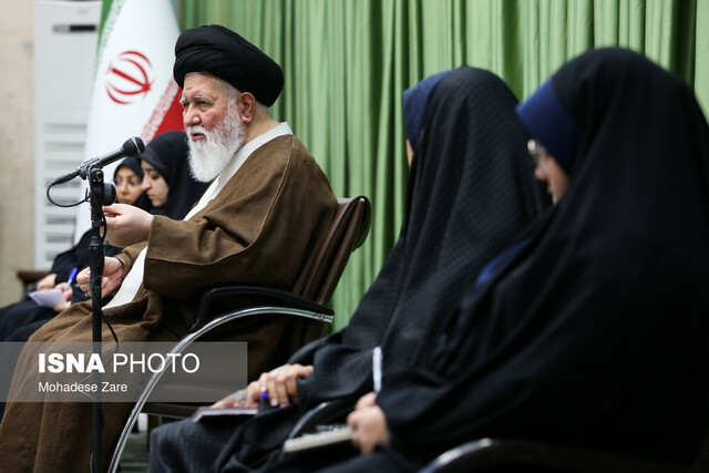 علمالهدی: بانوان، مجاهدان خط مقدم جبهه رسانه هستند