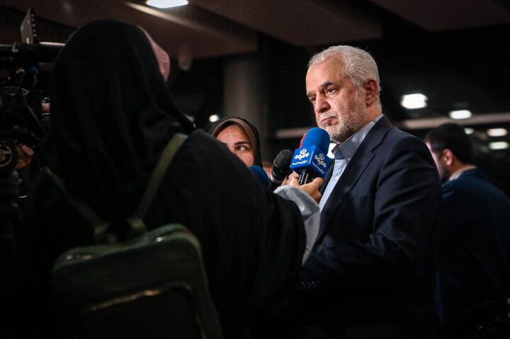 حاشیه نگاری بر روزهای پایانی حقیقت