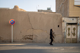 اثرات فرونشست در منازل مسکونی  در خیابان طوقچی اصفهان