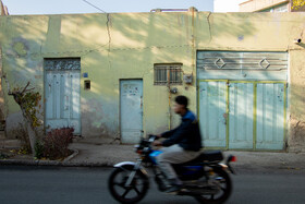 بر اساس آمار و اطلاعات سازمان زمین‌شناسی اصفهان در سال ۹۵ فقط دو درصد مساحت استان، با فرونشست زمین درگیر بوده این در حالیست که آخرین مطالعات می‌گویند که حدود ۱۰ هزار کیلومتر مربع، یعنی ۱۰ درصد مساحت اصفهان، در شرایط خطرناک فرونشست قرار گرفته است.
