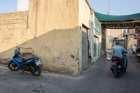 بر اساس آمار و اطلاعات سازمان زمین‌شناسی اصفهان در سال ۹۵ فقط دو درصد مساحت استان، با فرونشست زمین درگیر بوده این در حالیست که آخرین مطالعات می‌گویند که حدود ۱۰ هزار کیلومتر مربع، یعنی ۱۰ درصد مساحت اصفهان، در شرایط خطرناک فرونشست قرار گرفته است.