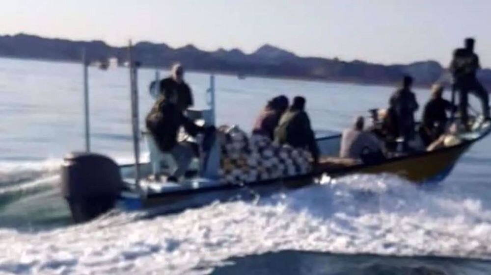 Iran confiscates 2 trespassing Omani vessels, 100kg of eels in Jask waters