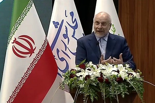 اخبار سیاسی ۲۵آذر؛ پذیرش توبه تتلو؛ در حال بررسی/عزل چند رئیس بانک