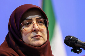 نشست خبری فاطمه مهاجرانی، سخنگوی دولت در سالن شرکت پالایش نفت امام خمینی (ره) شازند - اراک