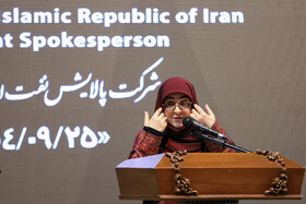 نشست خبری فاطمه مهاجرانی، سخنگوی دولت در سالن شرکت پالایش نفت امام خمینی (ره) شازند - اراک