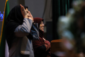 نشست خبری فاطمه مهاجرانی، سخنگوی دولت در سالن شرکت پالایش نفت امام خمینی (ره) شازند - اراک