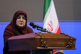 نشست خبری فاطمه مهاجرانی، سخنگوی دولت در سالن شرکت پالایش نفت امام خمینی (ره) شازند - اراک