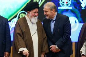  از راست سرتیپ پاسدار حسین ذوالفقاری، نماینده رئیس جمهور و دبیرکل ستاد مبارزه با مواد مخدر کشور، آیت‌الله سید احمد علم الهدی در افتتاحیه نهضت فراگیر پیشگیری از اعتیاد - مشهد