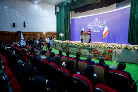 نشست خبری فاطمه مهاجرانی، سخنگوی دولت در سالن شرکت پالایش نفت امام خمینی (ره) شازند - استان مرکزی