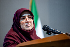 نشست خبری فاطمه مهاجرانی، سخنگوی دولت در سالن شرکت پالایش نفت امام خمینی (ره) شازند - استان مرکزی