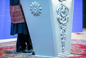 نشست خبری فاطمه مهاجرانی، سخنگوی دولت در سالن شرکت پالایش نفت امام خمینی (ره) شازند - استان مرکزی