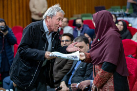 نشست خبری فاطمه مهاجرانی، سخنگوی دولت در سالن شرکت پالایش نفت امام خمینی (ره) شازند - استان مرکزی