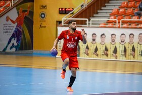 برد گچساران و هپکو در هفته دهم لیگ هندبال/ لیگ ۴۰ روز متوقف می‌شود