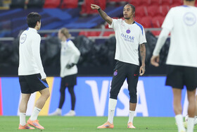 تمرین تیم فوتبال پاریس سن ژرمن پیش از فینال جام بین قاره ای