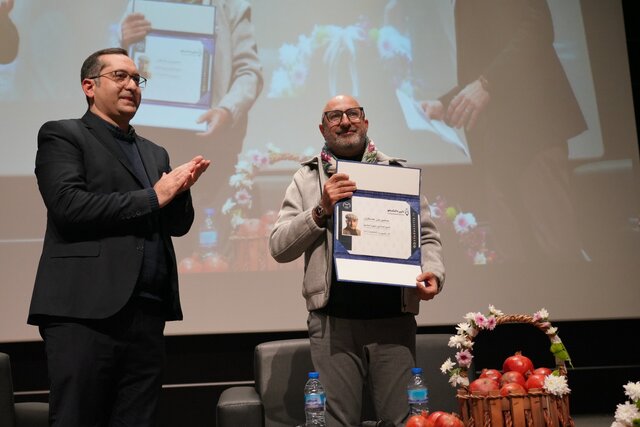 دانشجویان دانشگاه علم و صنعت به پیشواز یلدا رفتند