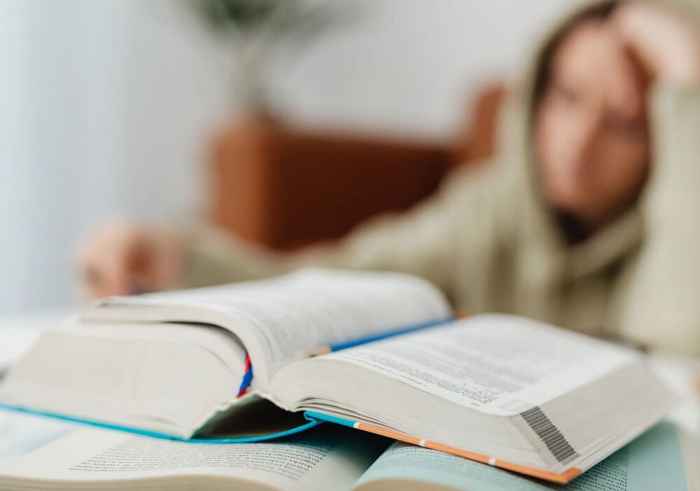 تنهایی پشت درهای خوابگاه؛ ۷۰ درصد دانشجویان انگلیسی احساس انزوا میکنند