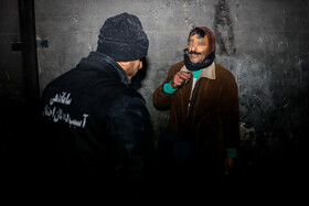 یکی از چالش‌های ماموران شهرداری متقاعد کردن کارتن‌خوابها جهت معرفی خود به گرم‌خانه‌ها هستند