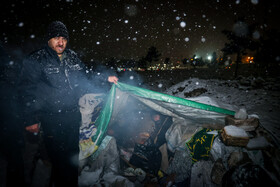 با توجه به برودت هوا در شب‌های اخیر اکیپ‌های گشت‌زنی شهرداری برای شناسایی و انتقال کارتن‌خوابها جهت جلوگیری از سرمازدگی و مرگ احتمالی آنها به گرمخانه بیشتر شده است.